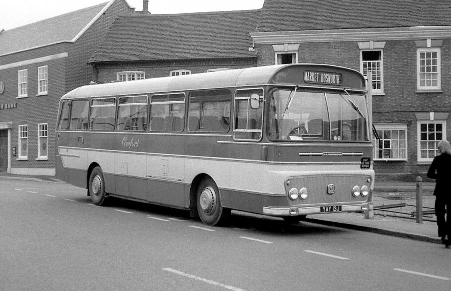  Bedford YRQ Willowbrook (DP45F) 1971 года  (UK) (фото 2 из 2)